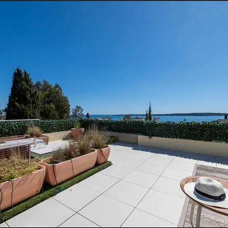 Penthouse Sea View And Pool A C 6p- *